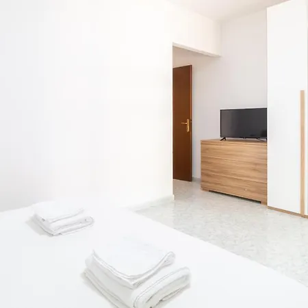 Sardinianworld - Domus Claudia Apartamento *